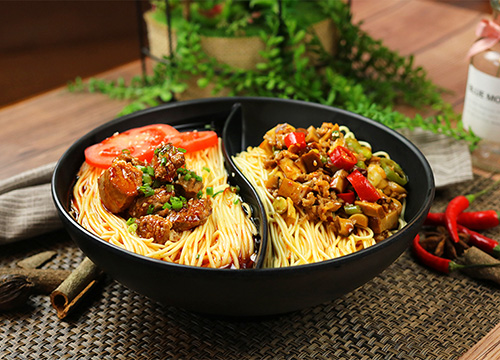 番茄牛腩&amp;辣肉面a (2).jpg